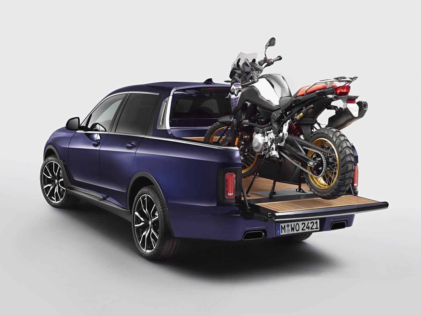 Ban tai BMW cho duoc moto, du cho cho 5 nguoi lon hinh anh