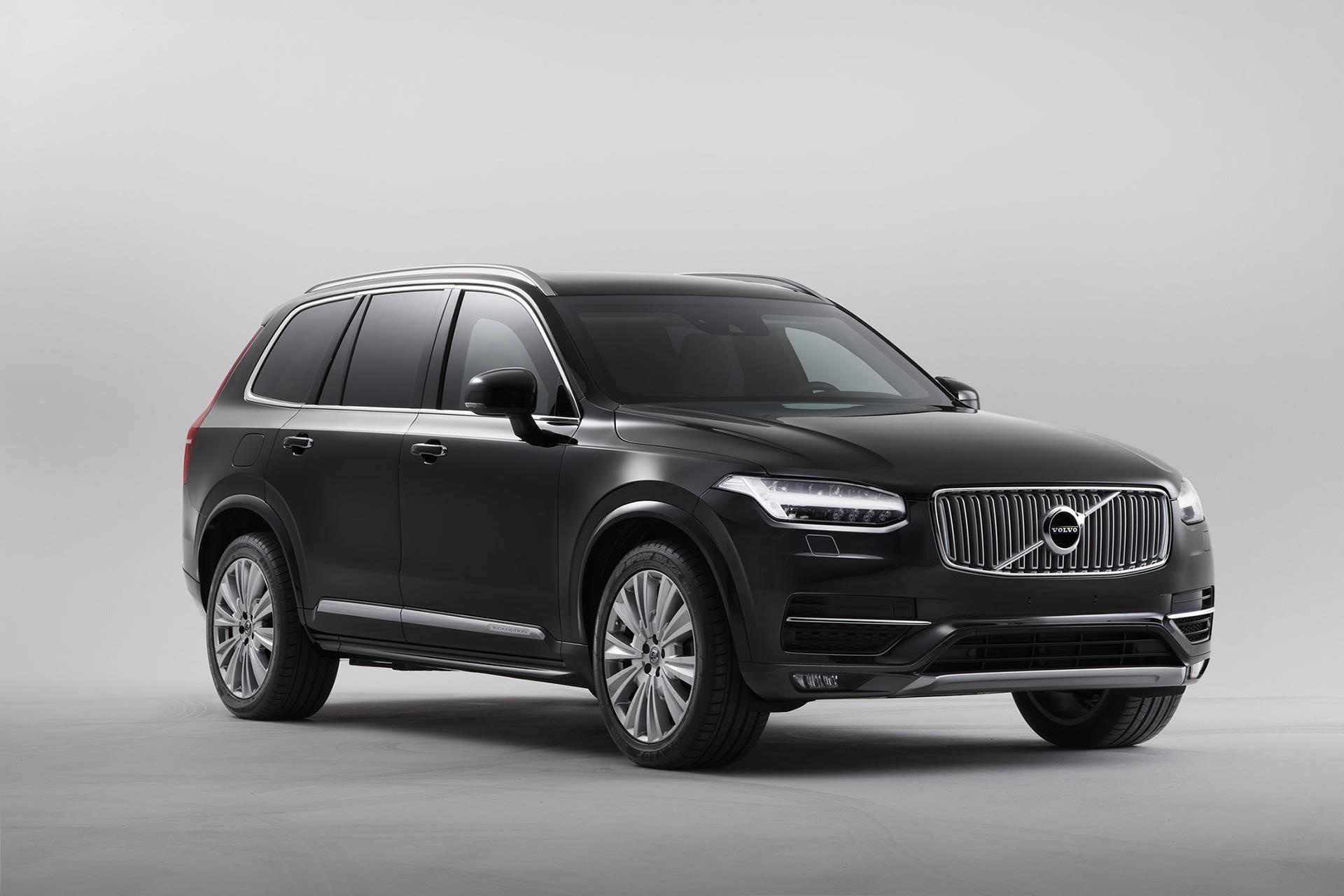 Volvo XC90 chong dan nhu xe tang, gia 570.000 USD hinh anh
