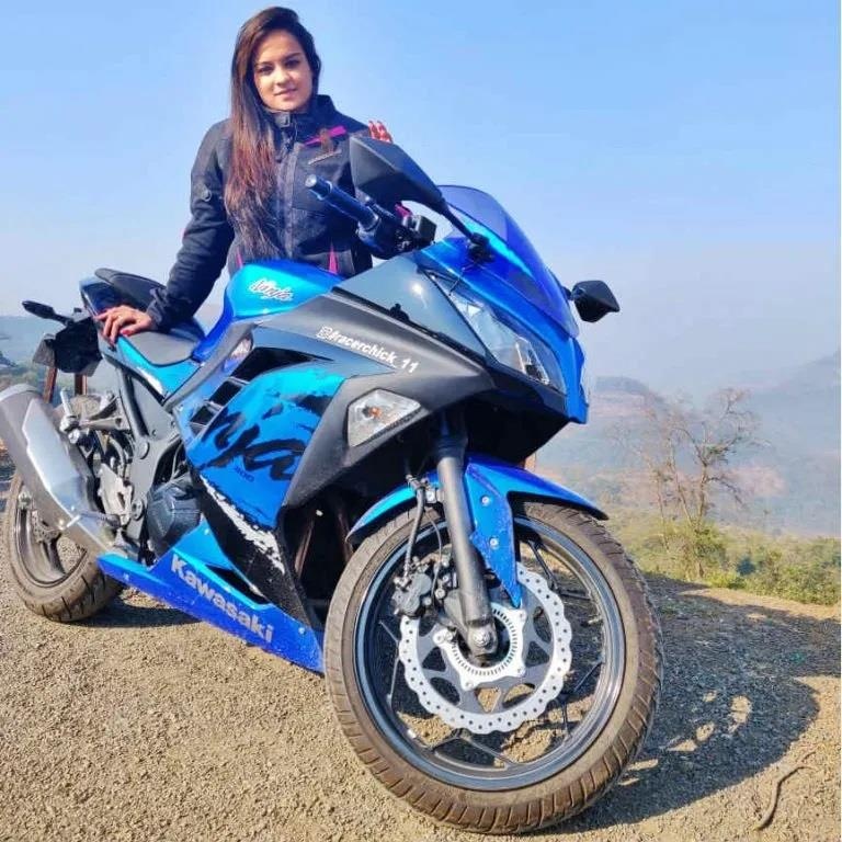 hotgirl lai xe buyt tai An Do anh 3