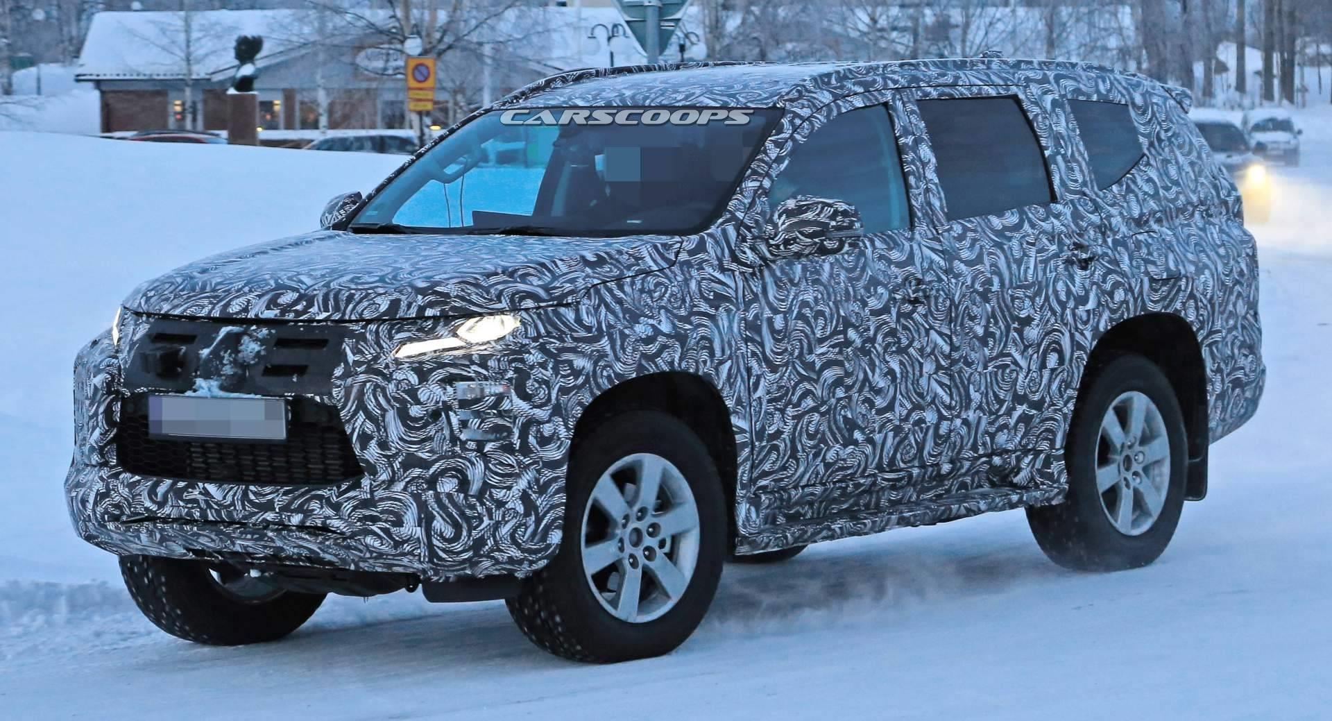 Mitsubishi Pajero Sport 2020 lo dien anh 2