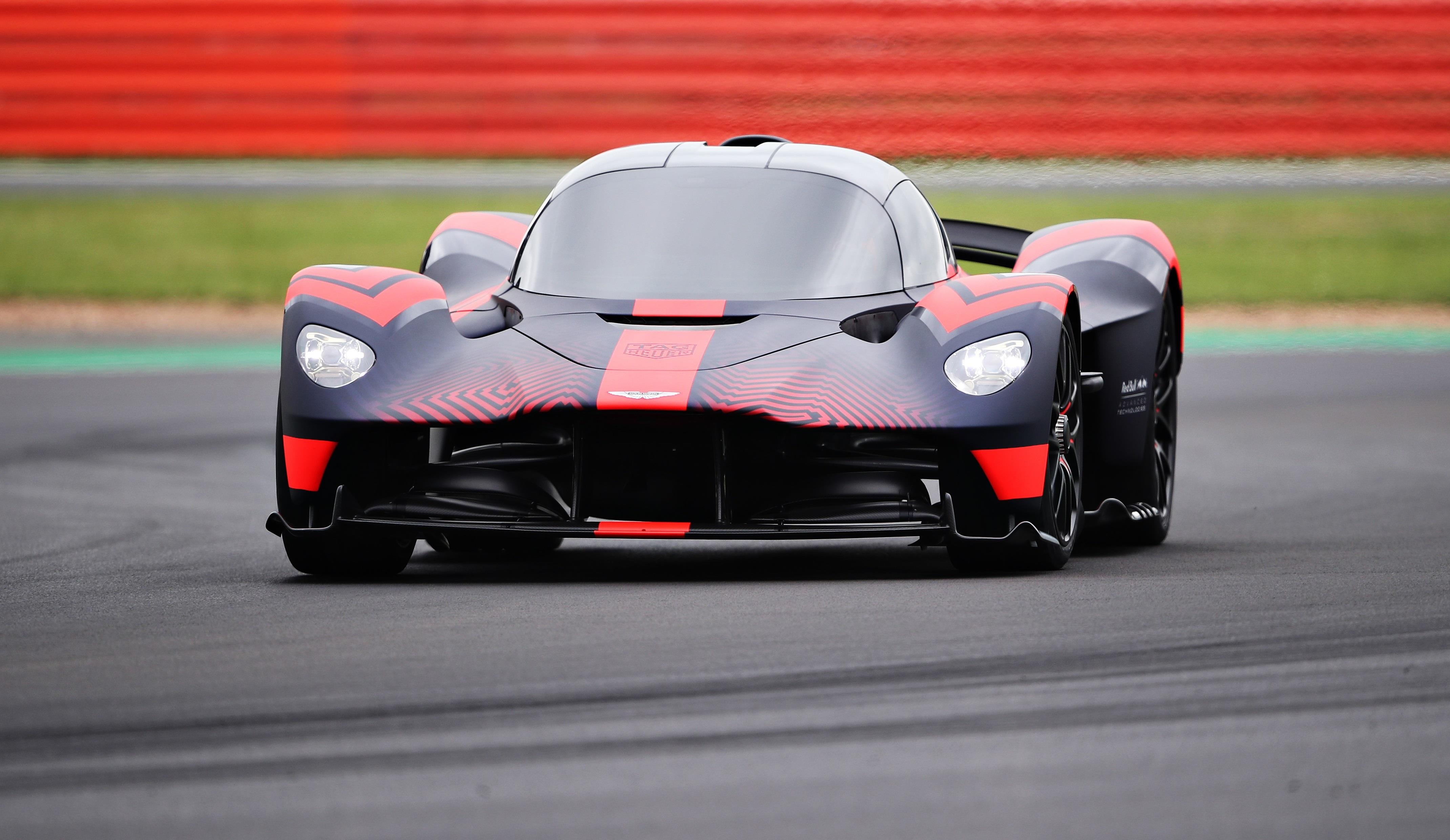 siêu xe Aston Martin Valkyrie lần đầu chạy thử ảnh 4 sieu xe Aston Martin Valkyrie lan dau chay thu anh 4