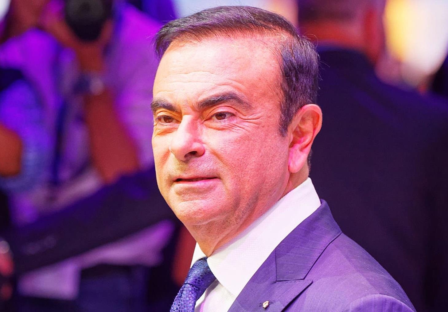 Nissan va Mitsubishi bi cuu CEO kien doi boi thuong 16,8 trieu USD hinh anh