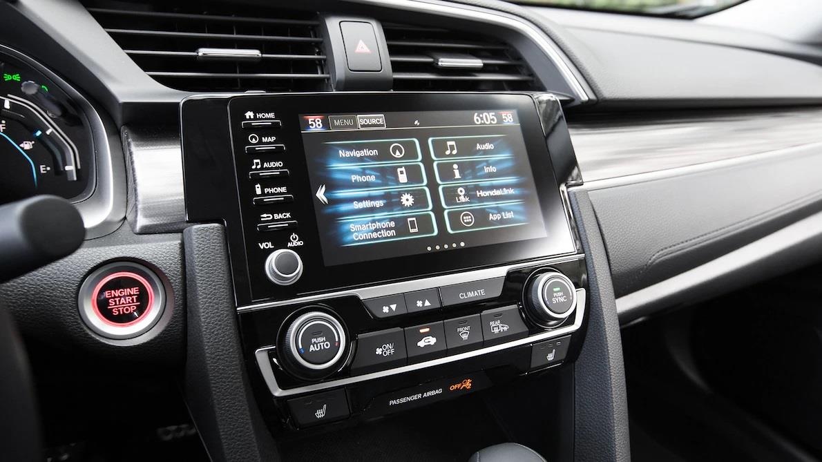 so sánh Toyota Corolla XSE 2020 và Honda Civic Touring 2019 ảnh 17 so sanh Toyota Corolla XSE 2020 va Honda Civic Touring 2019 anh 17