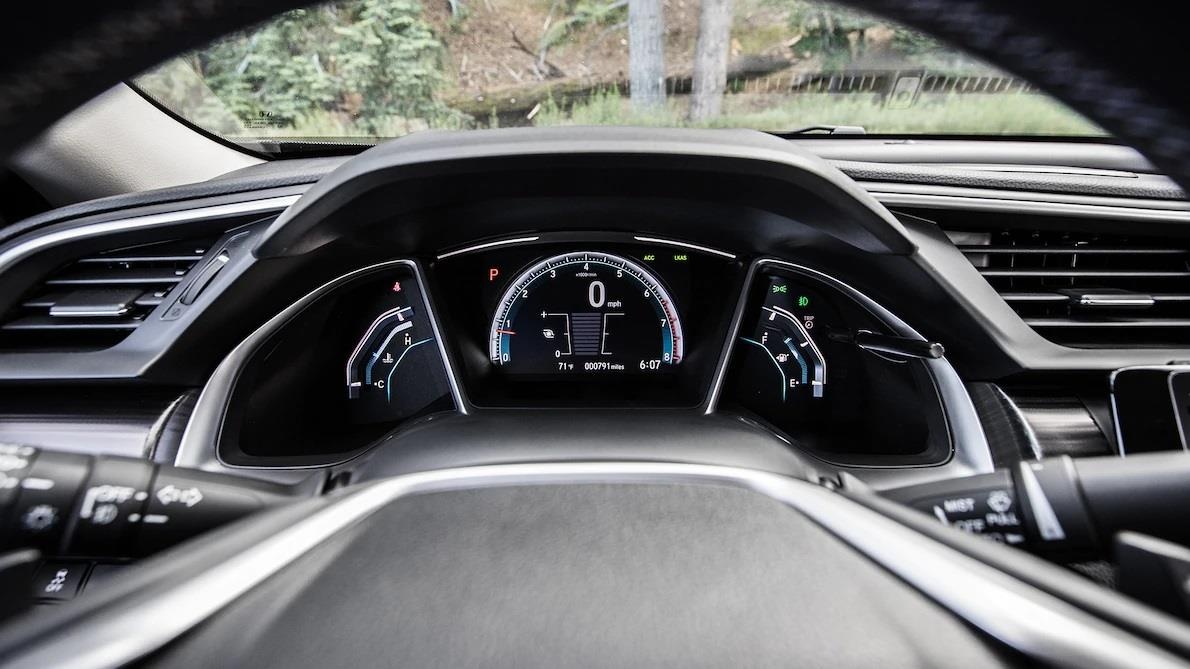 so sánh Toyota Corolla XSE 2020 và Honda Civic Touring 2019 ảnh 19 so sanh Toyota Corolla XSE 2020 va Honda Civic Touring 2019 anh 19