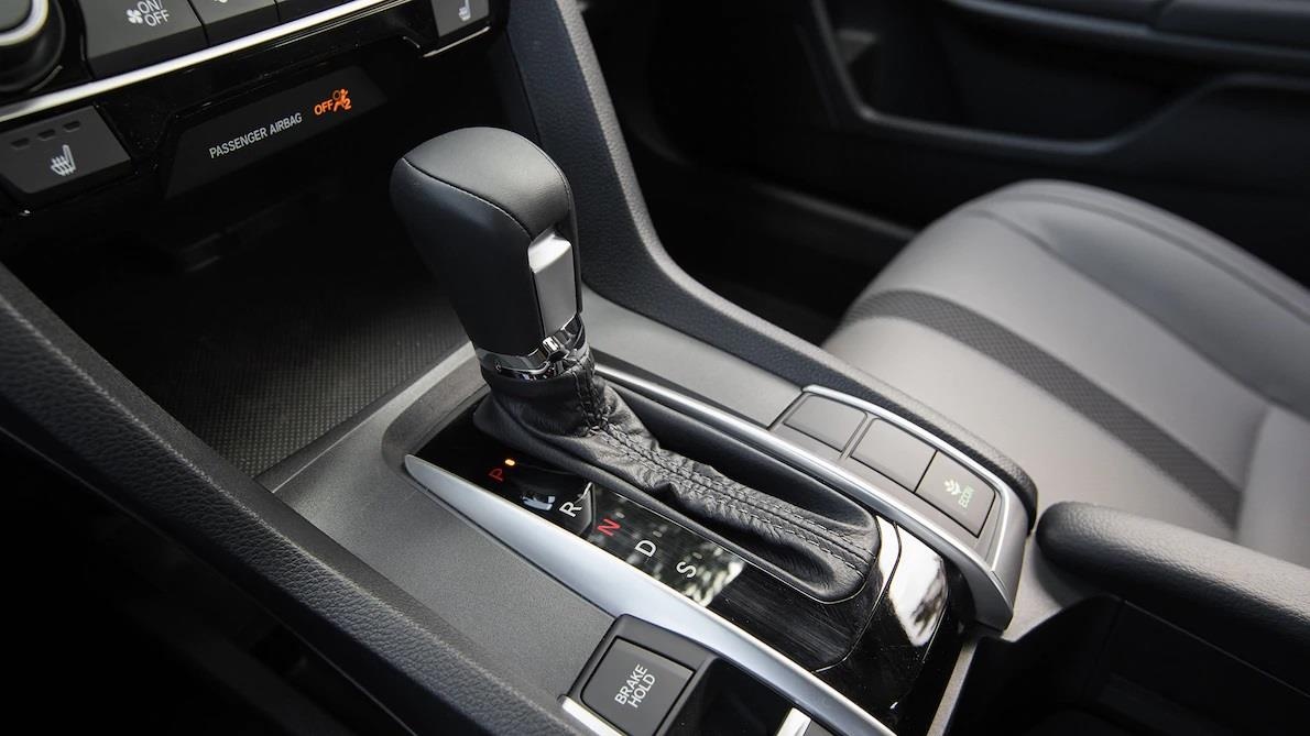 so sánh Toyota Corolla XSE 2020 và Honda Civic Touring 2019 ảnh 13 so sanh Toyota Corolla XSE 2020 va Honda Civic Touring 2019 anh 13