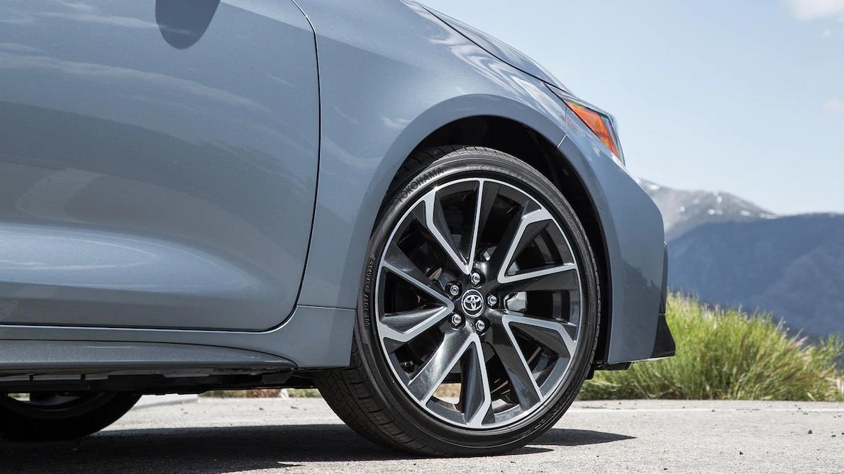 so sánh Toyota Corolla XSE 2020 và Honda Civic Touring 2019 ảnh 8 so sanh Toyota Corolla XSE 2020 va Honda Civic Touring 2019 anh 8