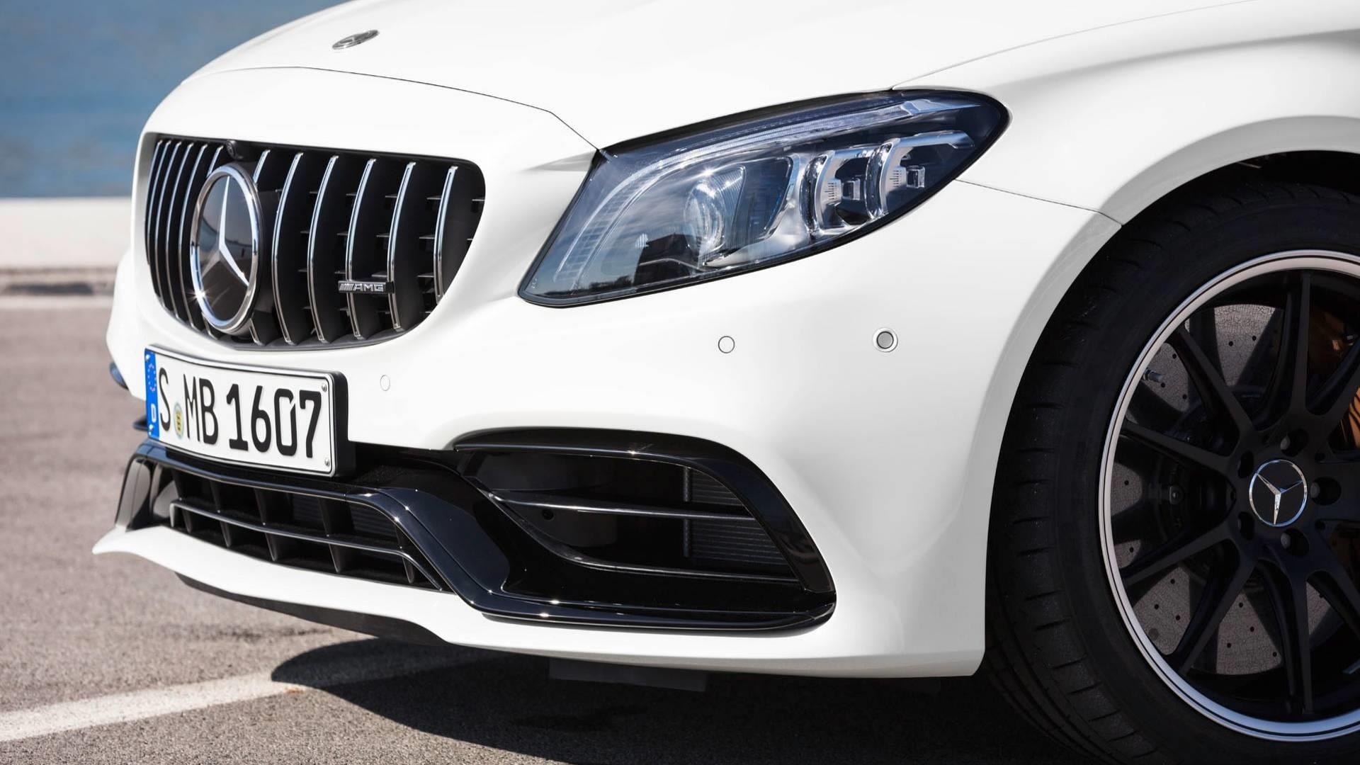 Mercedes-AMG C63 chuyen sang AWD anh 2