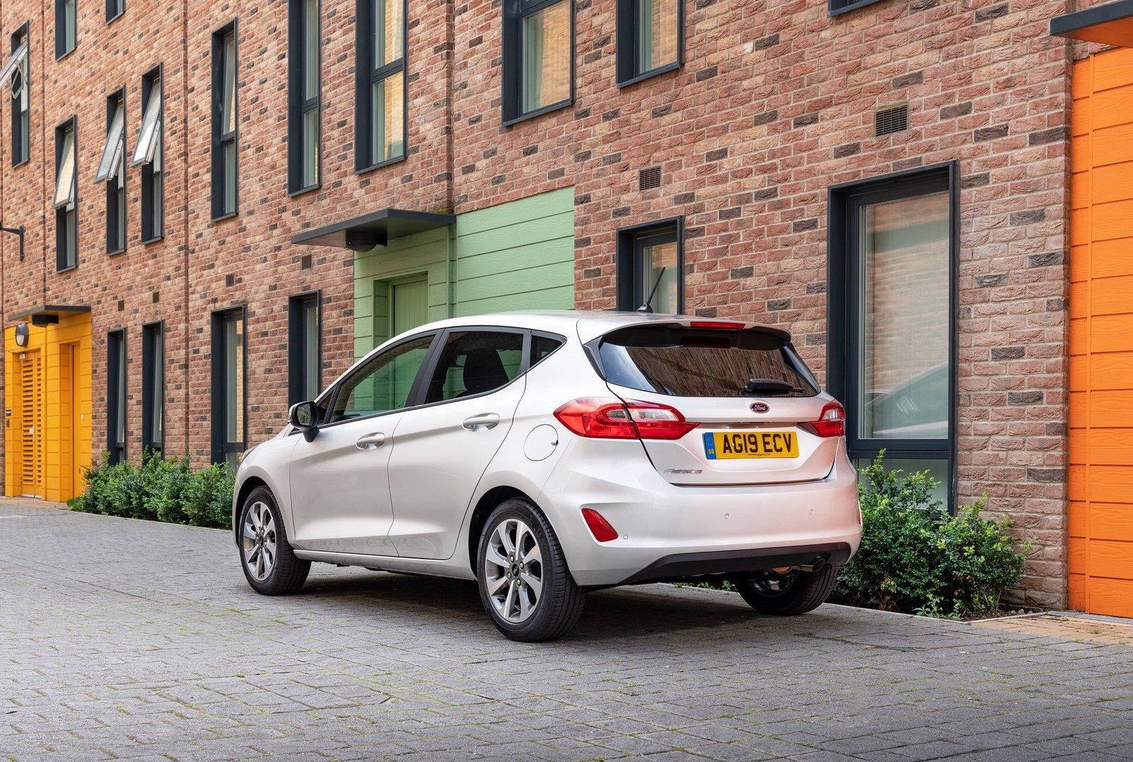 Ford Fiesta nang cap moi anh 2