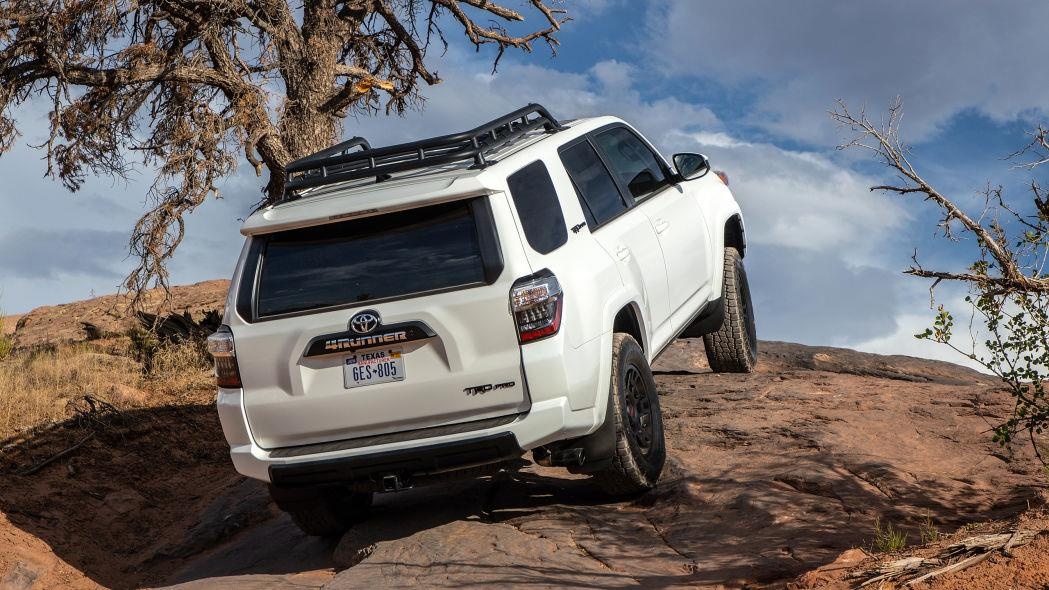 Toyota 4Runner 2020 tăng giá mạnh ảnh 2 Toyota 4Runner 2020 tang gia manh anh 2