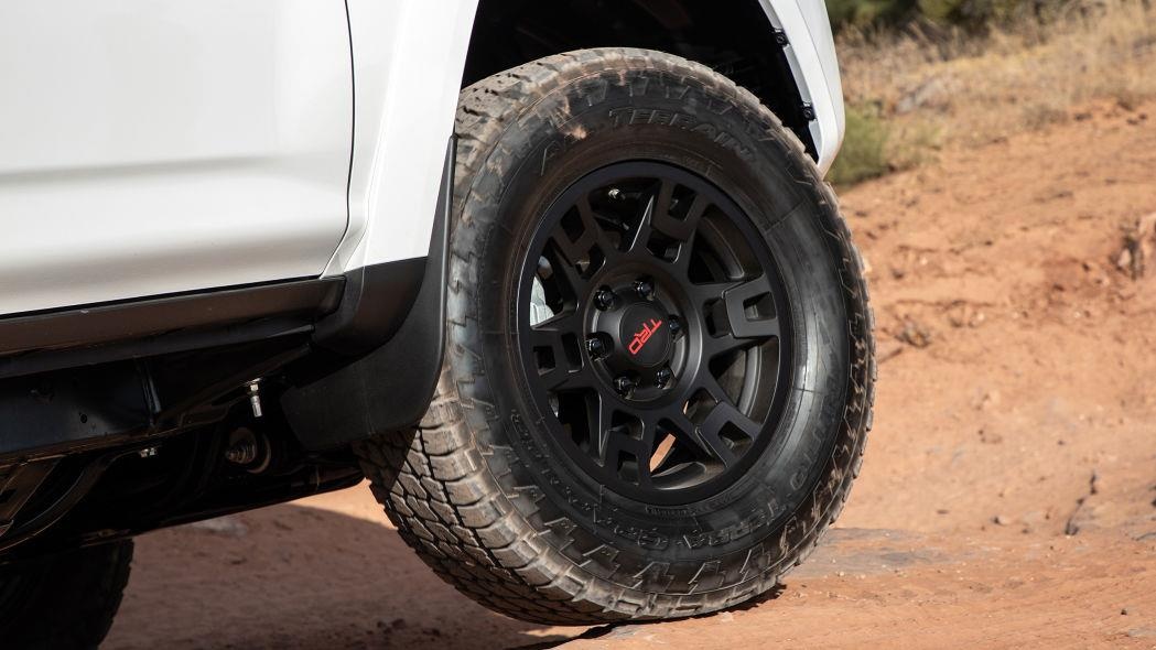 Toyota 4Runner 2020 tăng giá mạnh ảnh 4 Toyota 4Runner 2020 tang gia manh anh 4