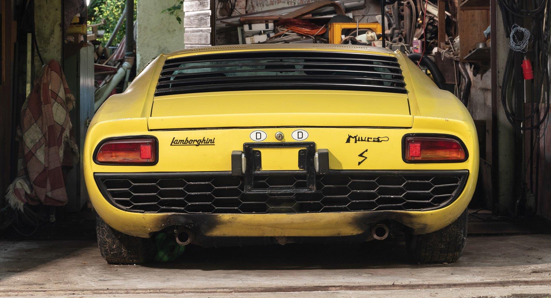 sieu xe tim thay trong kho bo hoang tri gia 1, 2 trieu USD anh 2