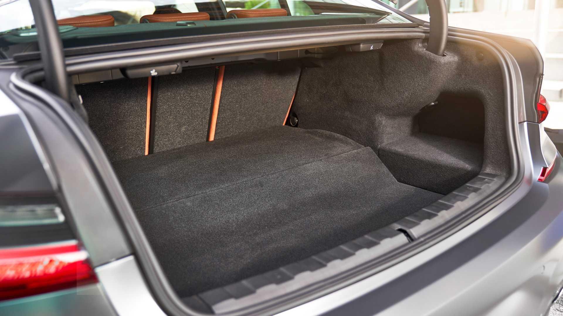 BMW 330e 2020 thêm tính năng tăng tốc như xe đua ảnh 6 BMW 330e 2020 them tinh nang tang toc nhu xe dua anh 6