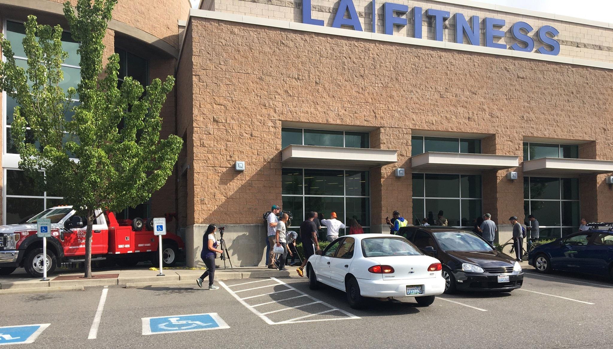 lao xe qua cua so xuong be boi anh 6