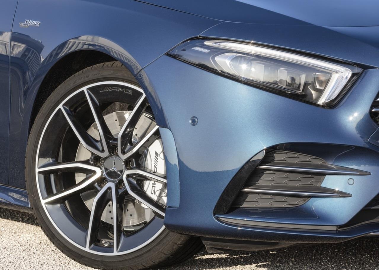 Mercedes-AMG A35 gia cao bat ngo anh 6