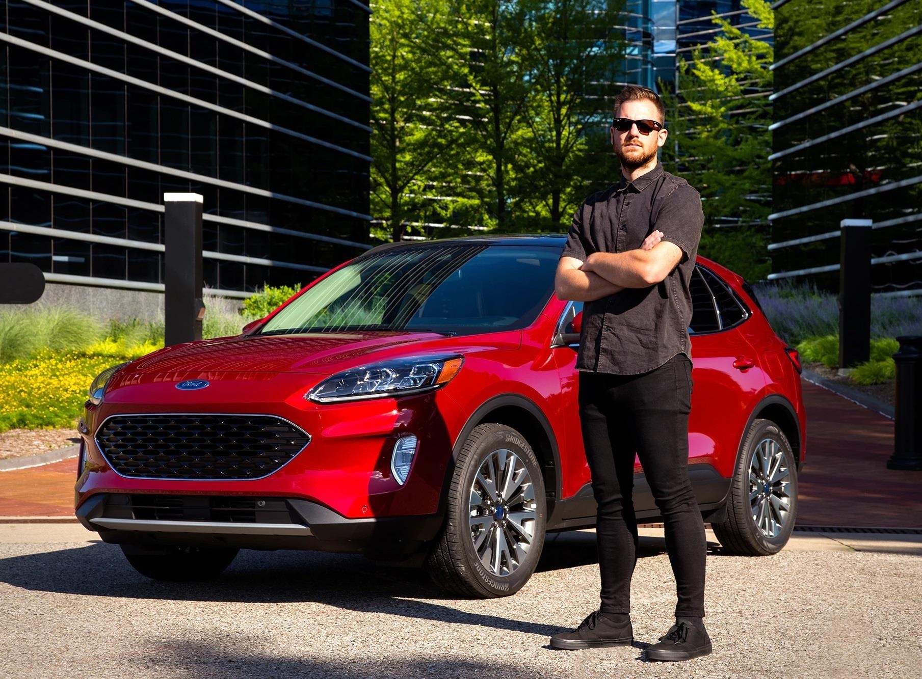 Thiet ke Ford Escape 2020 lay cam hung tu moto BMW hinh anh