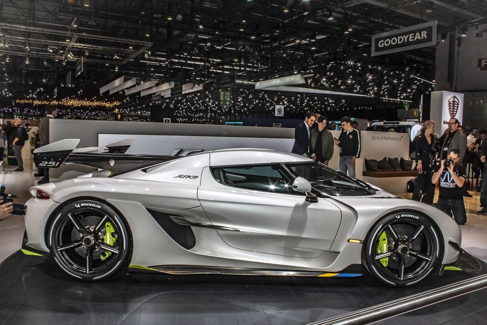 kham pha sieu xe bugatti Centodieci 2020 anh 24