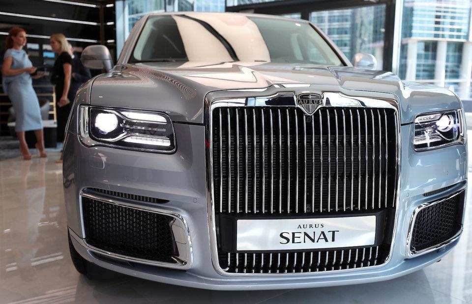 'Limousine cua Putin' bat dau ban ra thi truong, gia 274.000 USD hinh anh