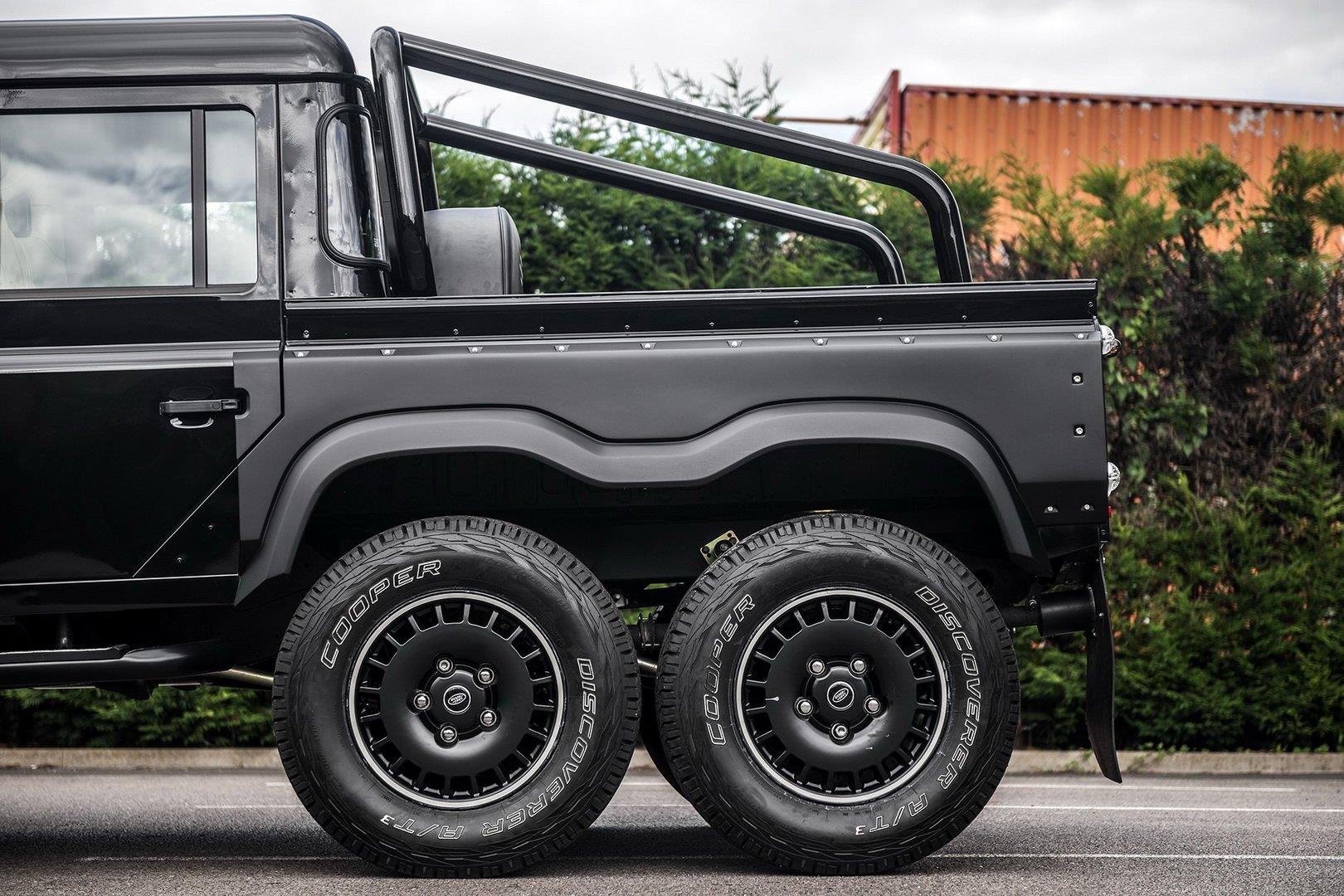Land Rover Defender Flying Huntsman 6×6 gia 300.000 USD anh 4