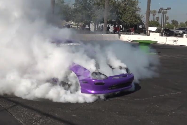 Mazda MX-3 do 2 dong co, 2 hop so hinh anh