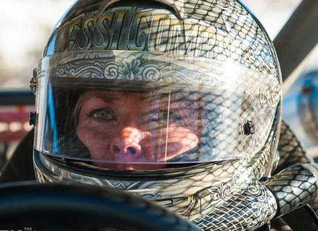 Nu tay dua noi tieng the gioi thiet mang khi dinh pha ky luc toc do hinh anh