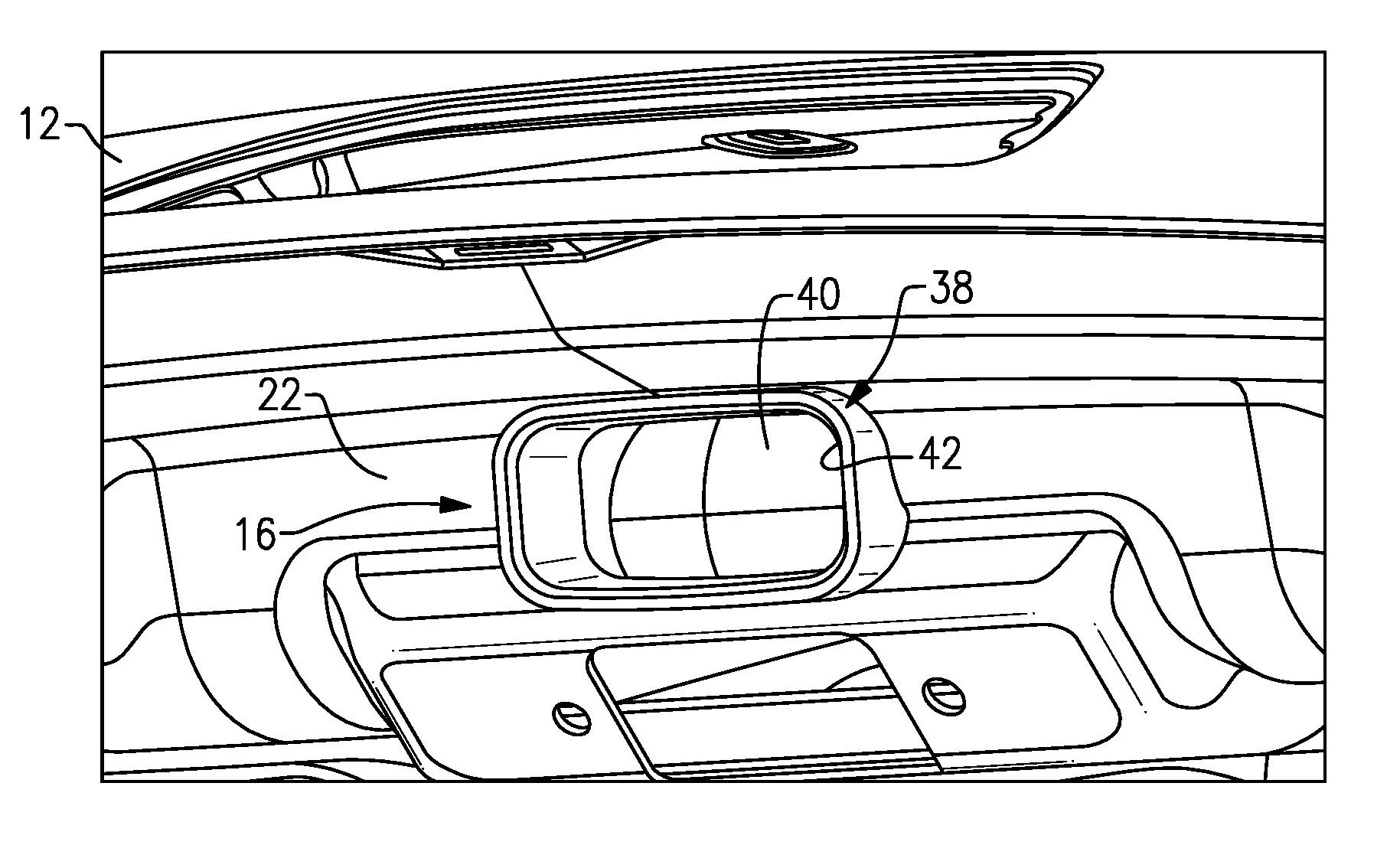 Ford tich hop may chieu phim vao cop xe anh 4