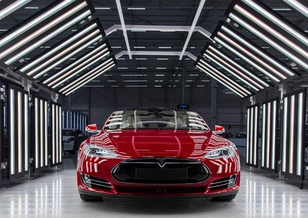Tesla khong duoc chao don o Singapore anh 1