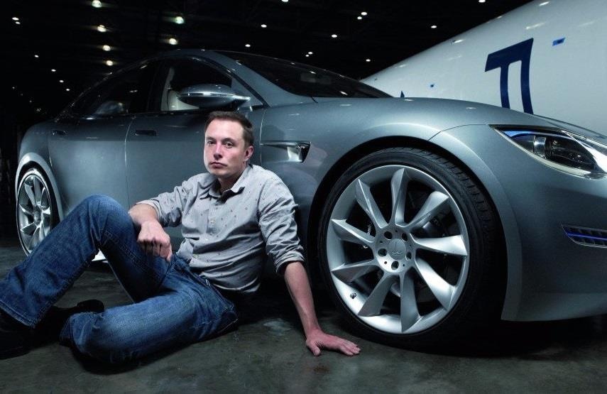 Xe dien cua Tesla 'khong co cua' o Singapore hinh anh