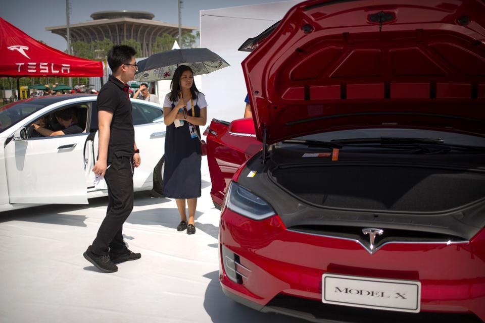 xe dien Tesla giam gia manh tai Trung Quoc anh 2