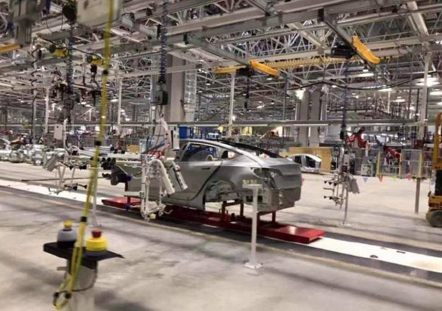 xe dien Tesla giam gia manh tai Trung Quoc anh 4