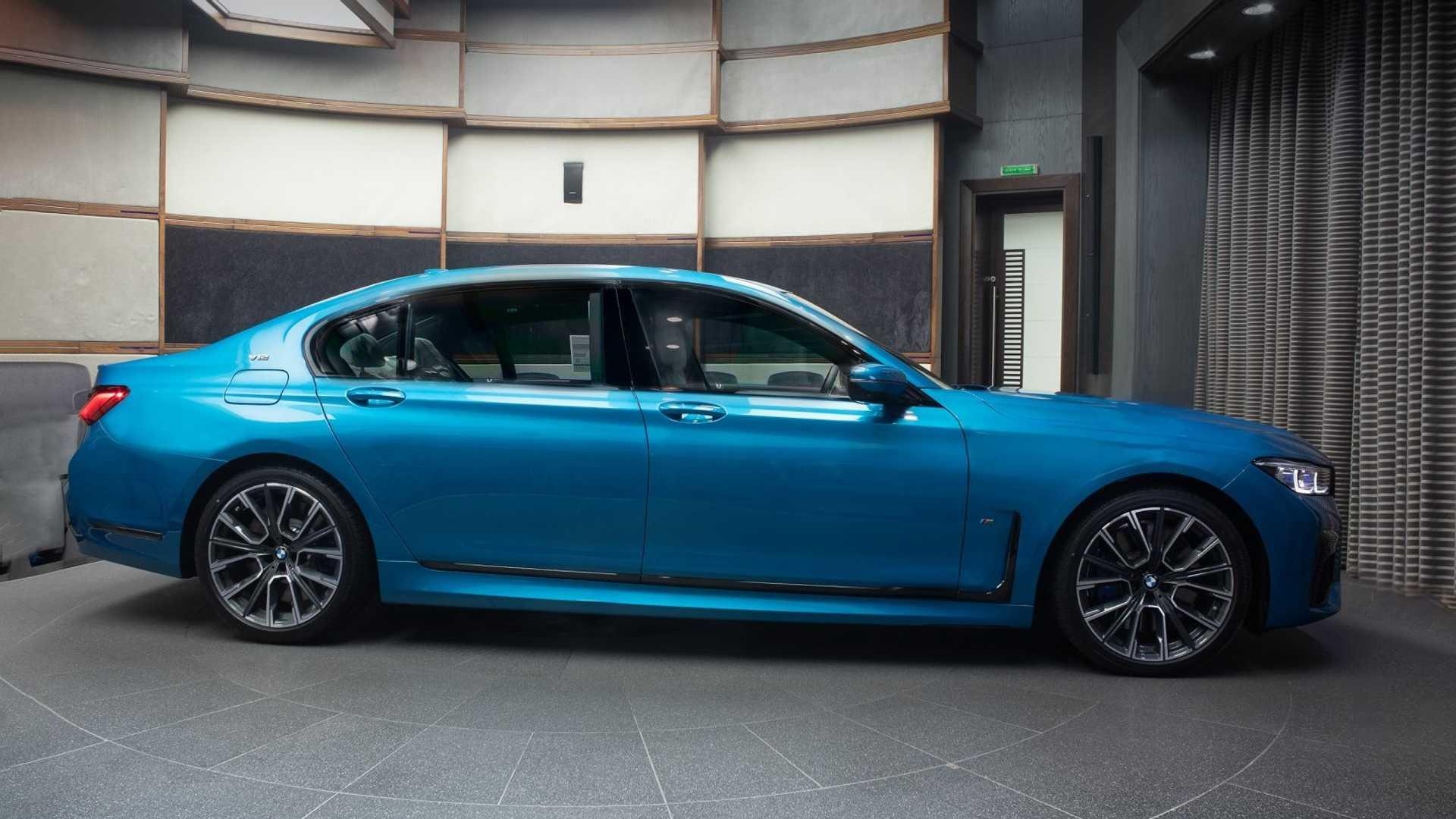 BMW M760Li 2020 màu xanh đặc biệt ảnh 3 BMW M760Li 2020 mau xanh dac biet anh 3