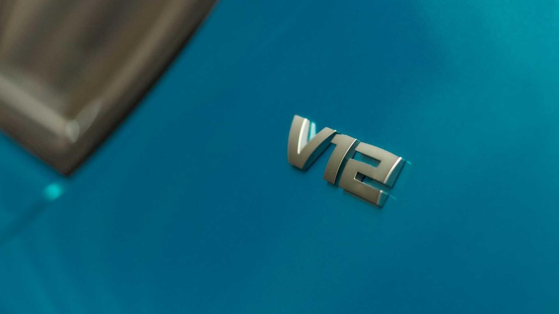 BMW M760Li 2020 màu xanh đặc biệt ảnh 5 BMW M760Li 2020 mau xanh dac biet anh 5