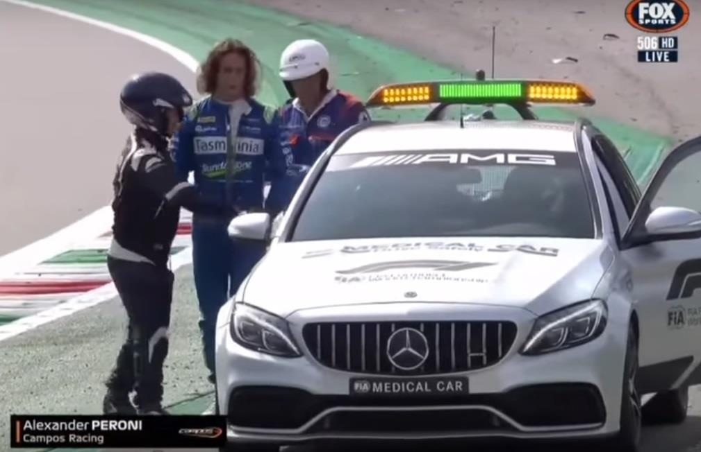 Tay dua thoat chet ngoan muc sau tai nan tham khoc hinh anh