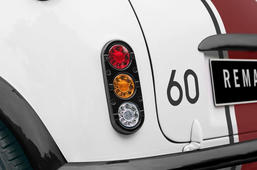 Mini làm mới mẫu xe cũ cách đây 60 năm ảnh 6 Mini lam moi mau xe cu cach day 60 nam anh 6