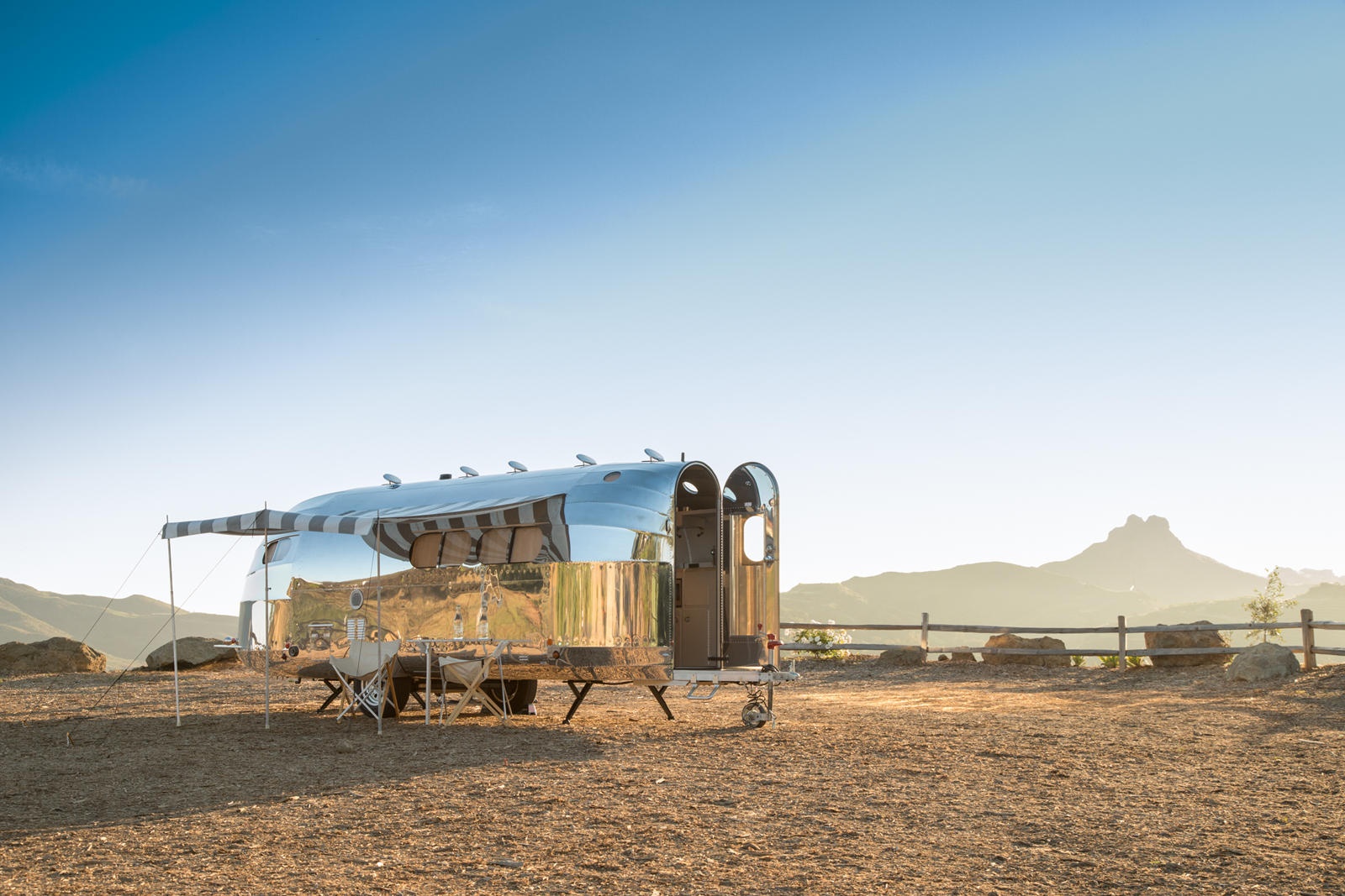 cap vo chong rut tien ngan hang chuyen nham di mua oto anh 4