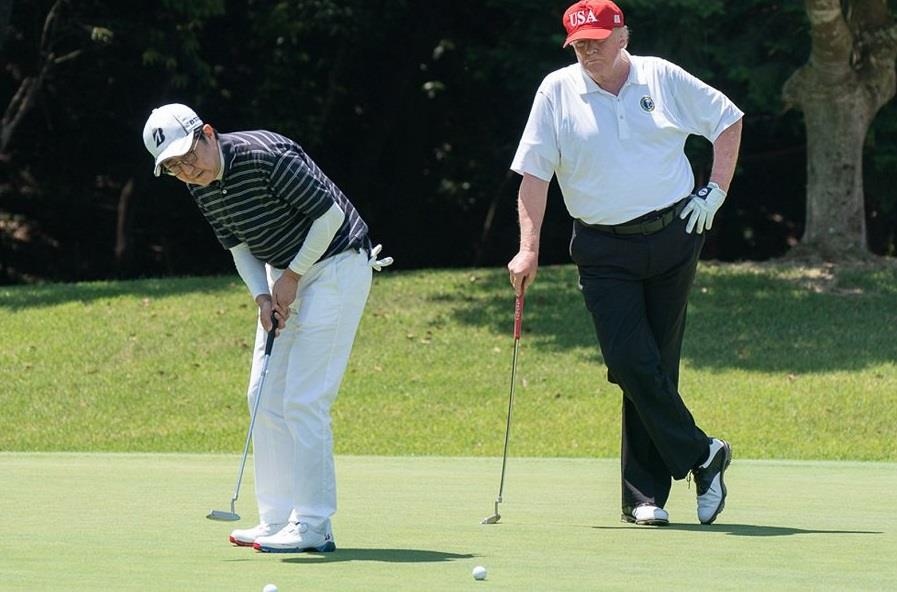 Tai xe bi bat vi lai Ford Focus 'dot lop' trong san golf cua ong Trump hinh anh