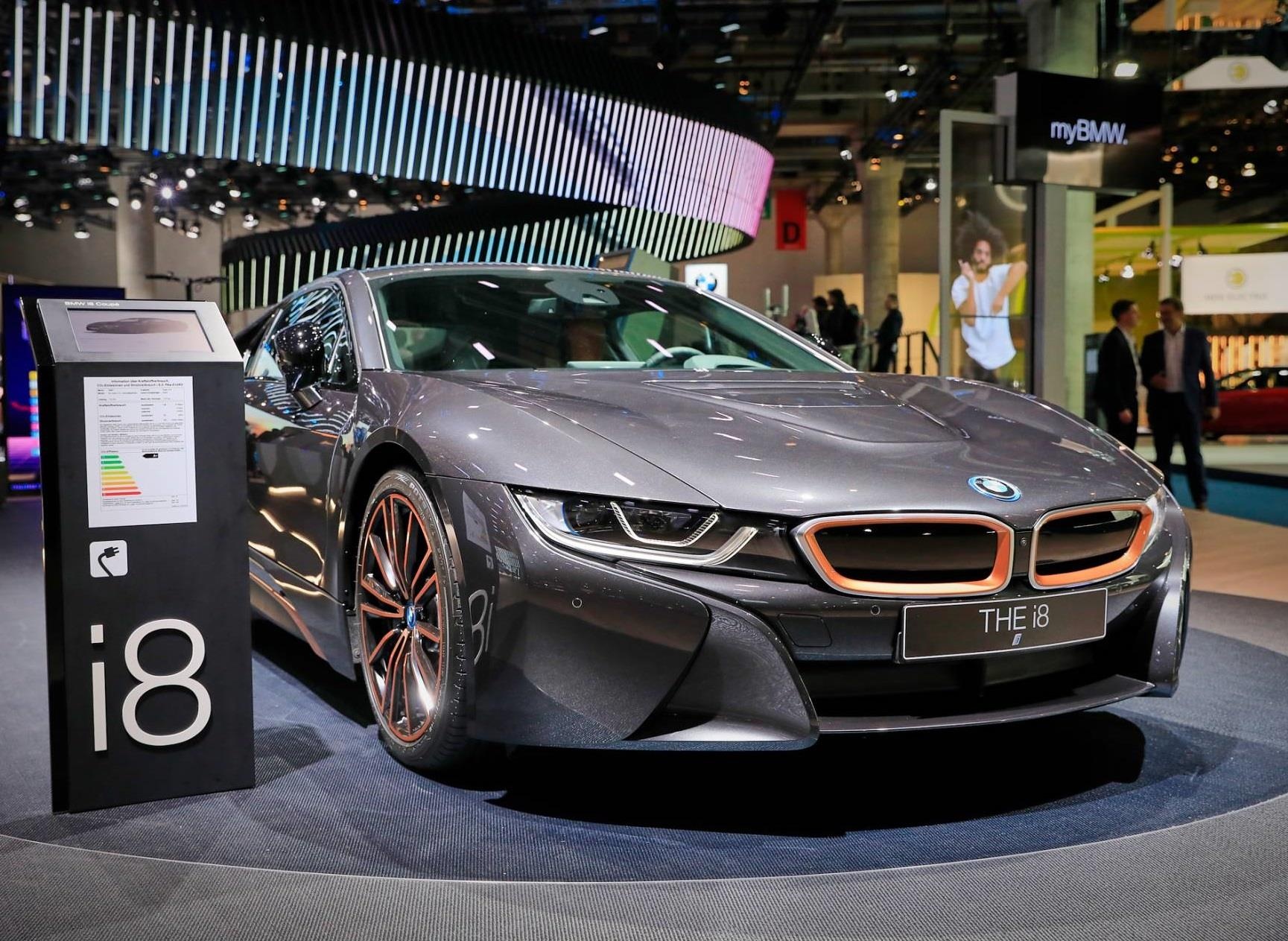 BMW ra phien ban i8 cuoi cung, chuan bi khai tu hinh anh