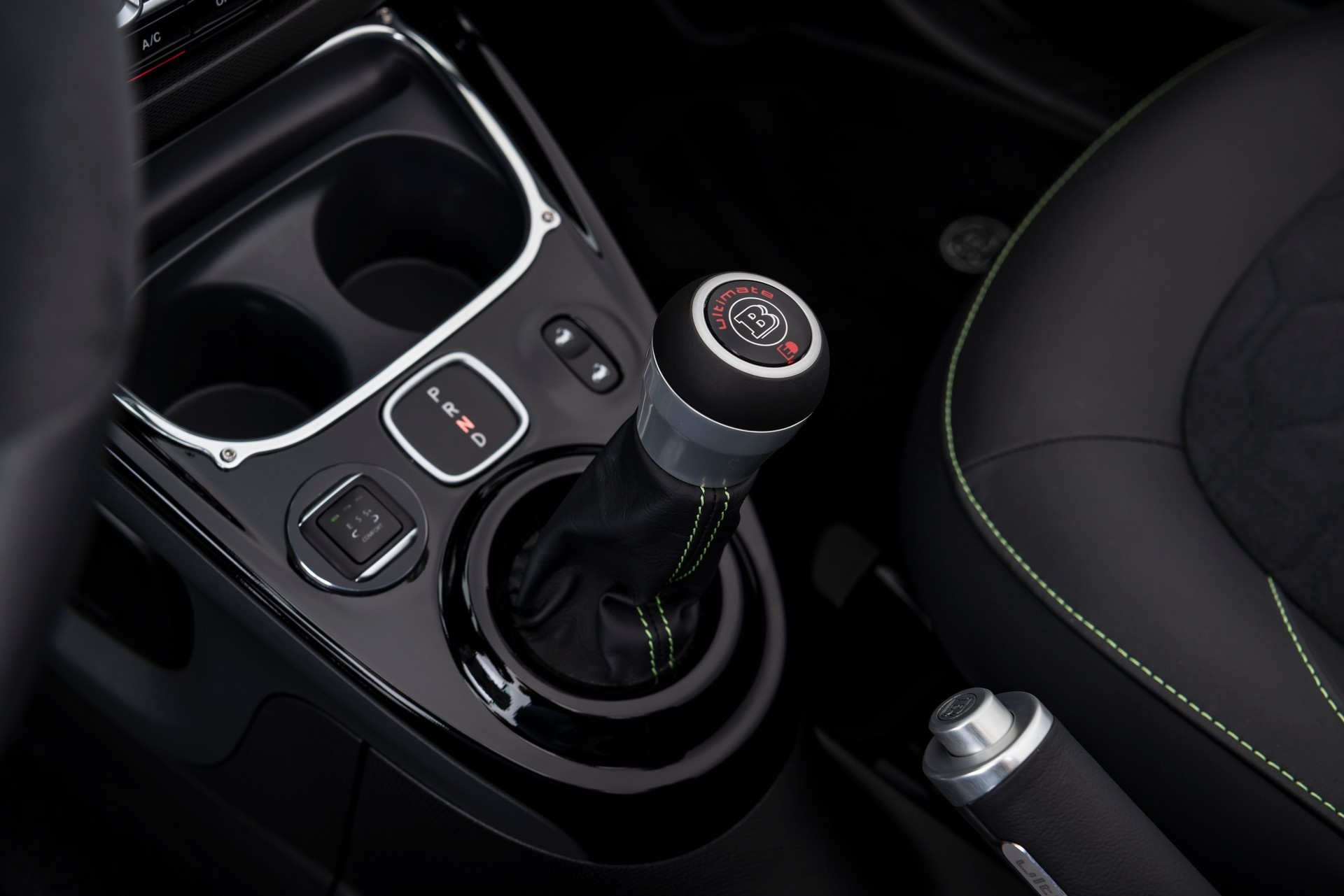 Brabus do xe dien mau me anh 5