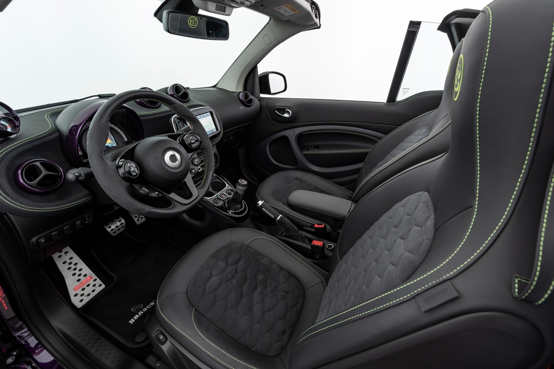 Brabus do xe dien mau me anh 4