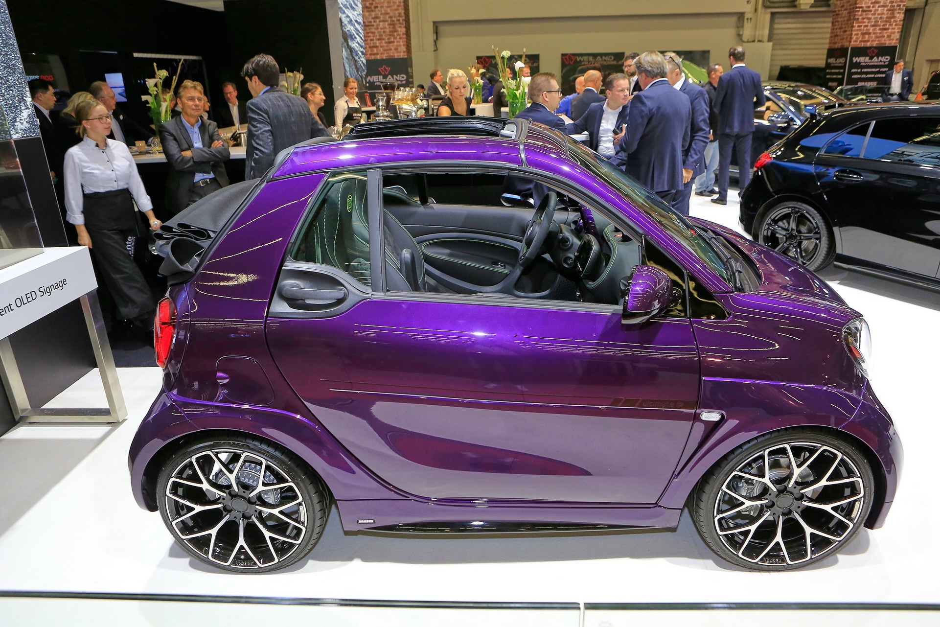 Brabus do xe dien mau me anh 6