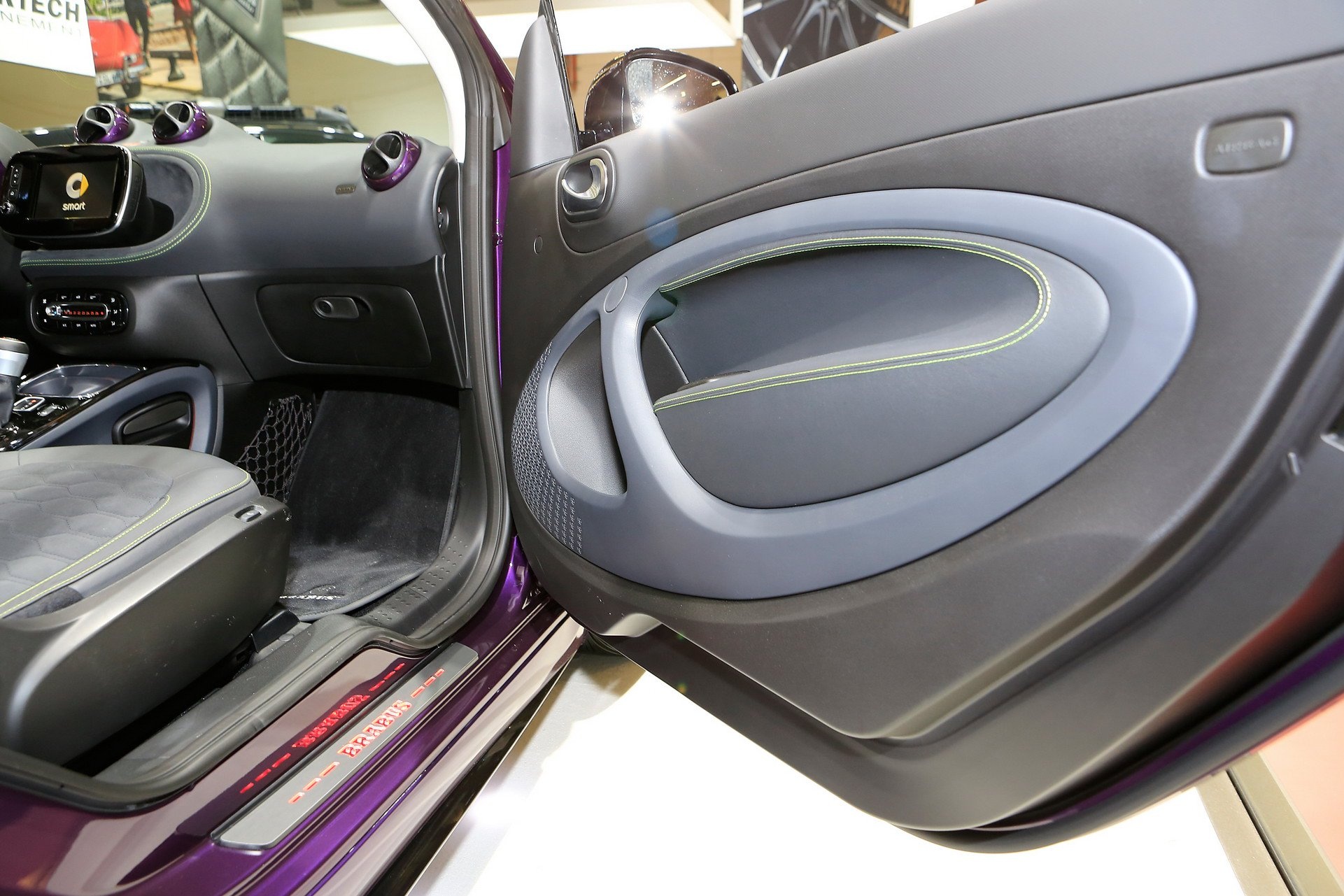 Brabus do xe dien mau me anh 8