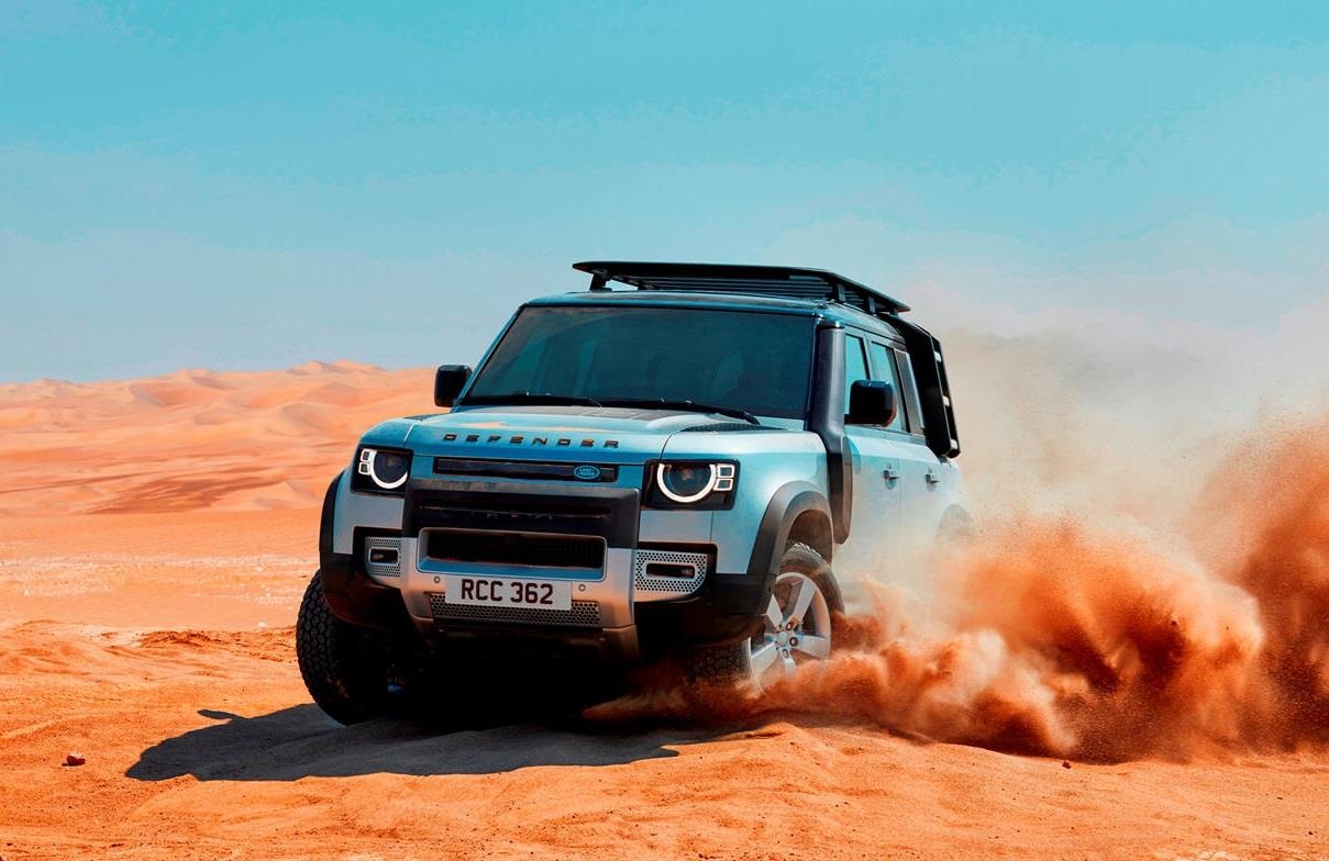 Chon Land Rover Defender moi hay cu - huyen thoai hay hien dai? hinh anh