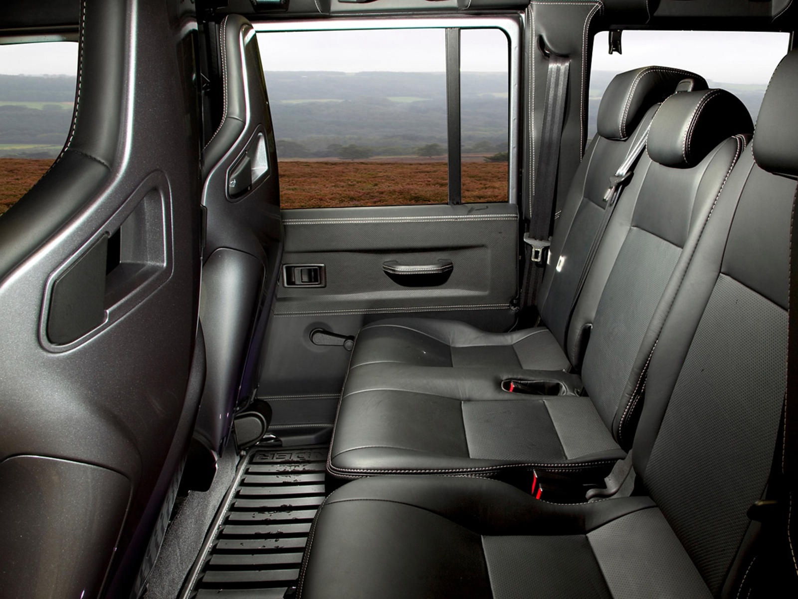 Land Rover Defender mới và cũ ảnh 15 Land Rover Defender moi va cu anh 15