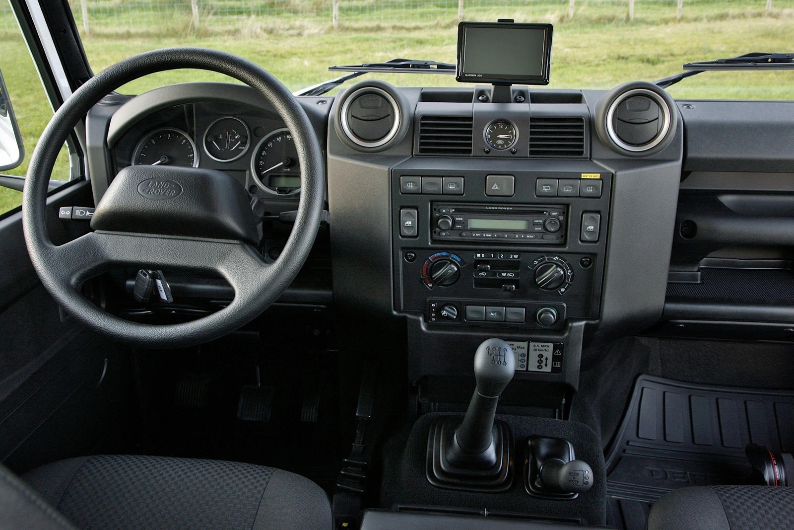 Land Rover Defender mới và cũ ảnh 13 Land Rover Defender moi va cu anh 13