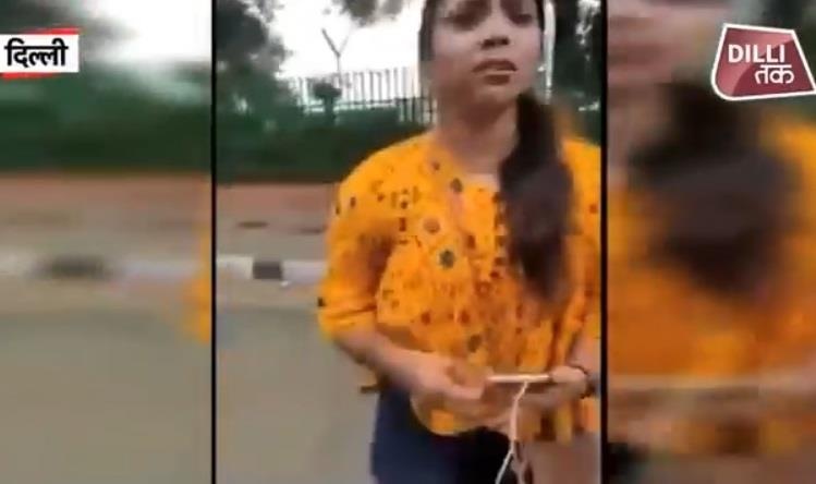 Quang mu bao hiem xuong dat vi bi canh sat chan xe hinh anh