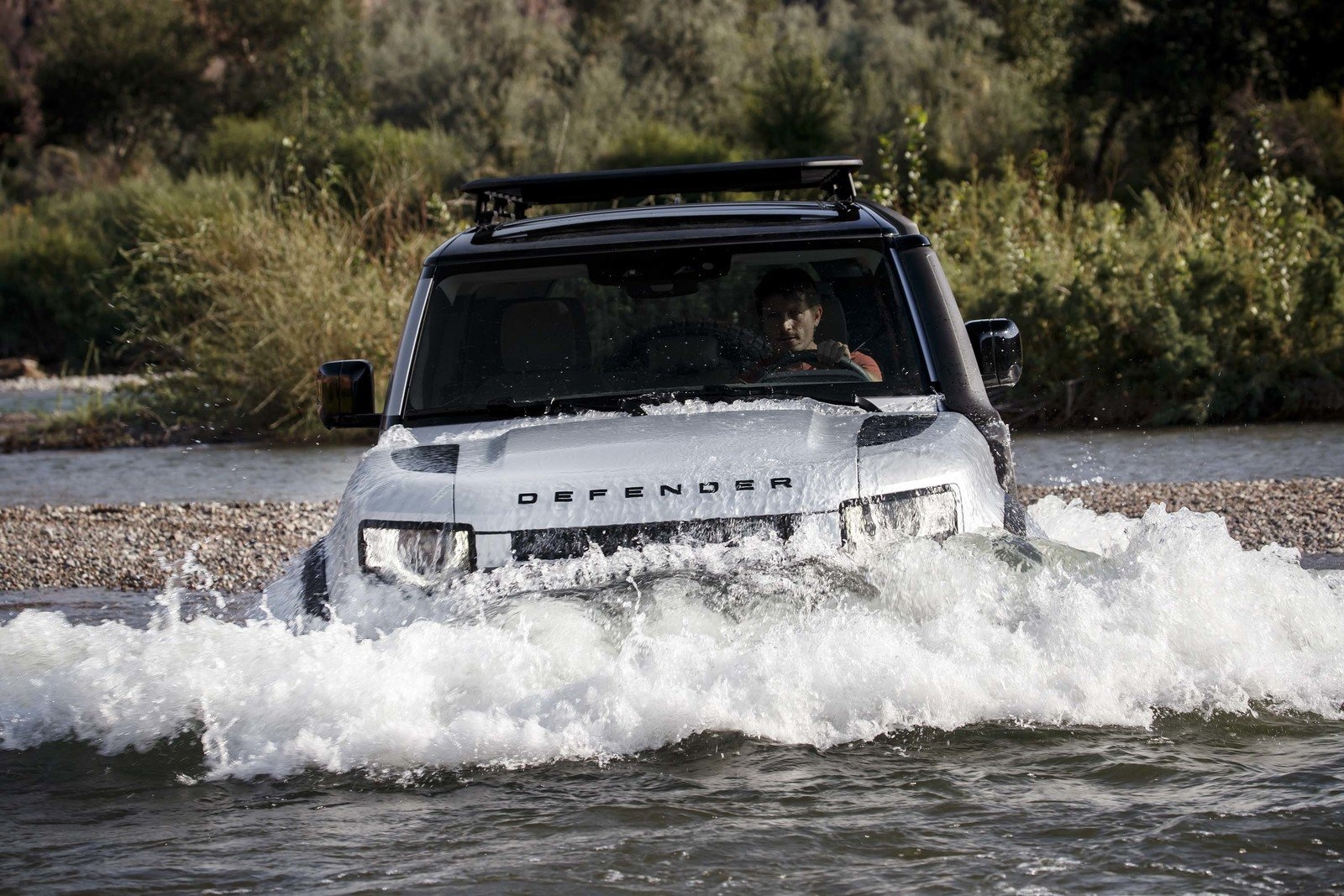 tai sao Land Rover Defender 2020 khong co hop so san anh 9