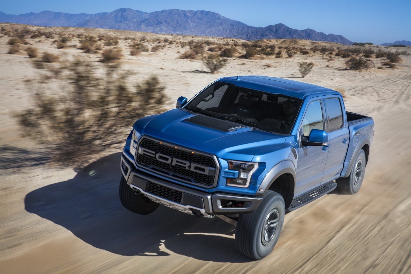 bán tải F-150 dùng kính chắn gió Gorilla Glass ảnh 3 ban tai F-150 dung kinh chan gio Gorilla Glass anh 3