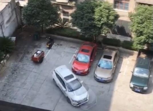 Pha lui chuong '15 do' bi cong dong mang che cuoi hinh anh