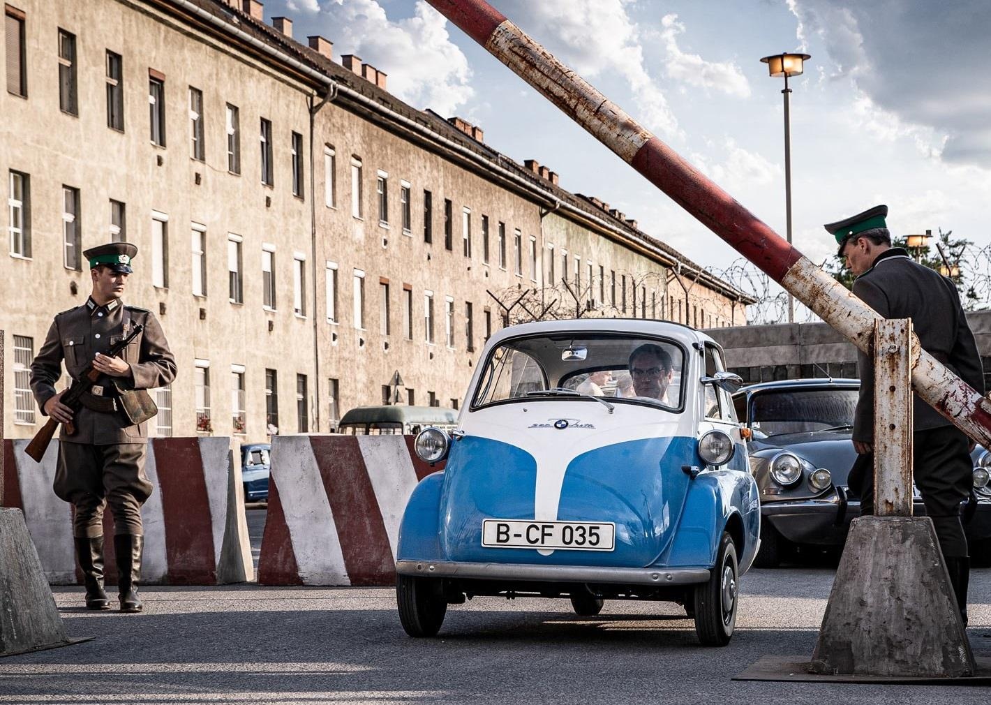 Mau xe ti hon co the van chuyen nguoi bi mat cua BMW hinh anh