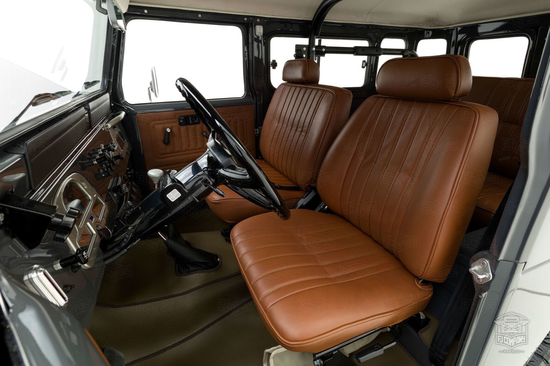 Toyota Land Cruiser phuc che gia ngang sieu xe anh 5