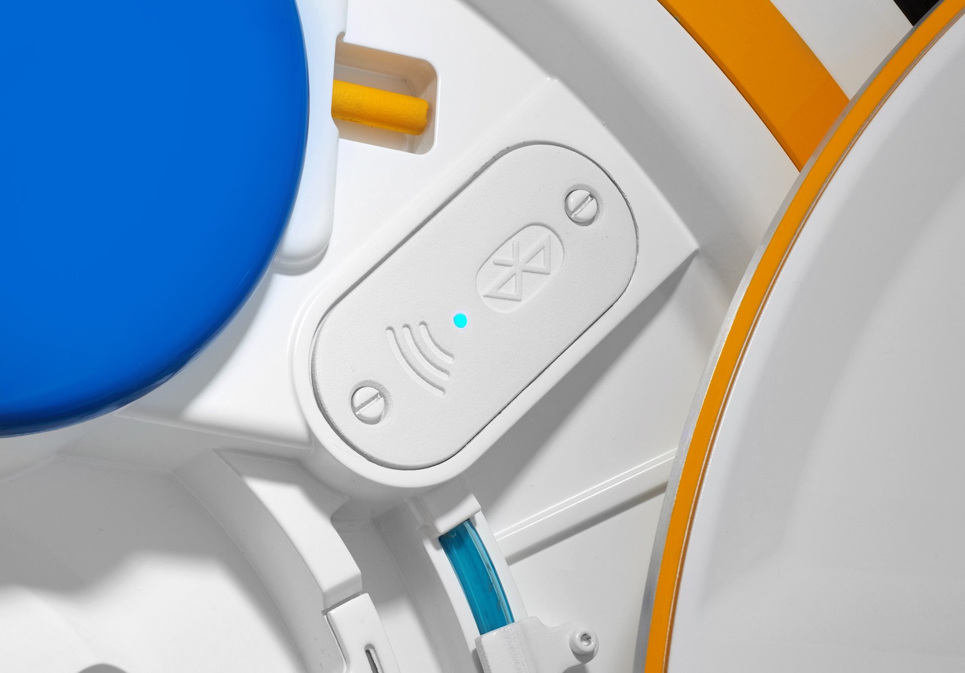 lop oto tu bom cang khi lai anh 4